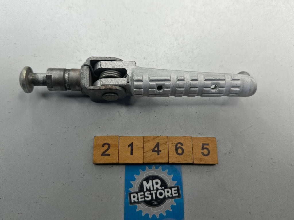 Yamaha TZR250 1KT 2MA R1-Z FZR250 Left Riders Footrest Peg 1KT-27410