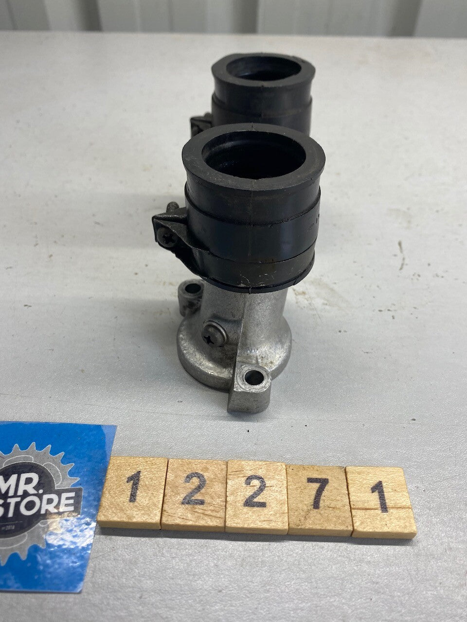 Honda CB500 Four - Inlet manifold