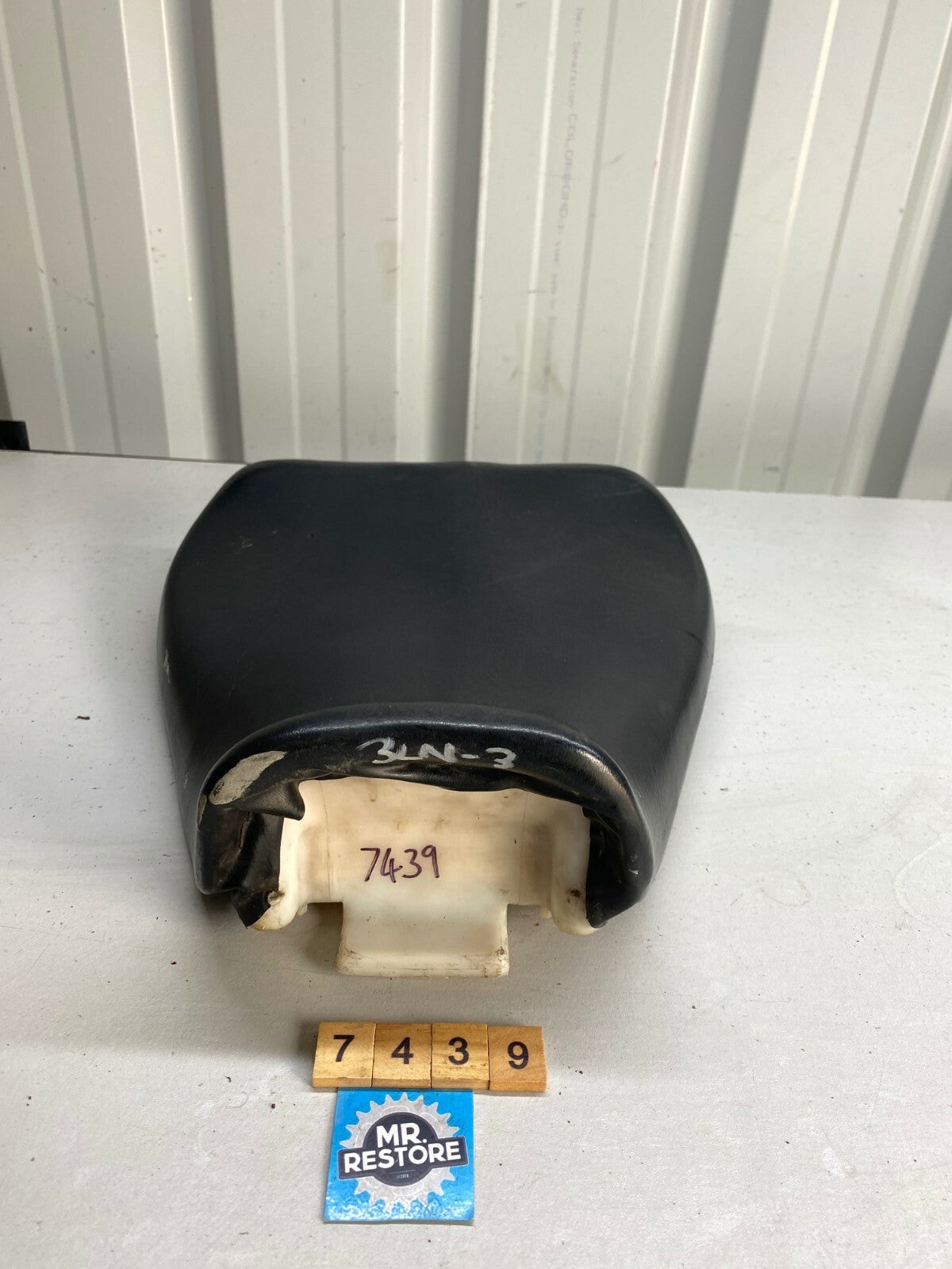 Yamaha FZR250 3LN Riders Pilot Seat 3LN-24712-00