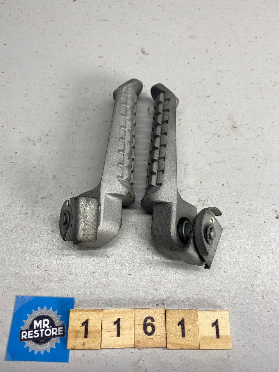Kawasaki ZZR250 Pillion Passenger Pegs & Fixings (pair)