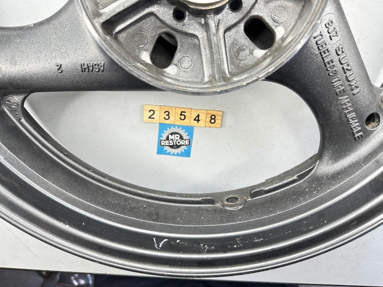 Suzuki GSF250 Bandit Rear Wheel 17x4.00 BJZ