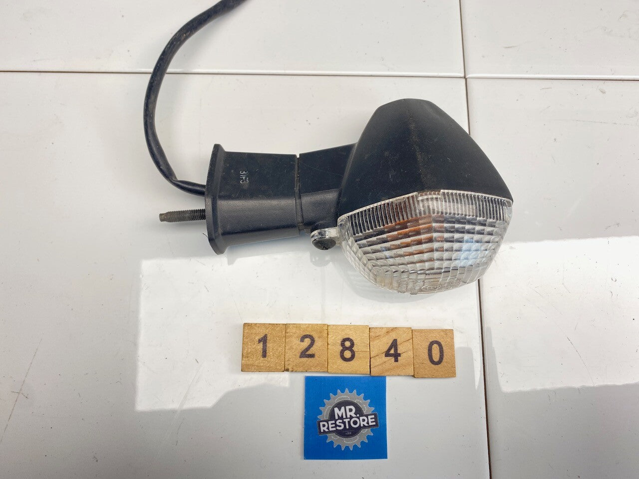 Suzuki GSXR750 2000 DRZ400 R/H Clear Indicator with Orange Bulb (tested) not OEM