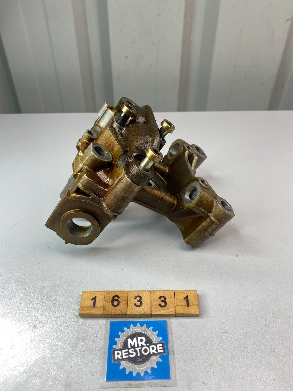 BMW R1200 R1150 R1100 R850 259 L/H Camshaft Supporting Bracket 11 33 7 670 599