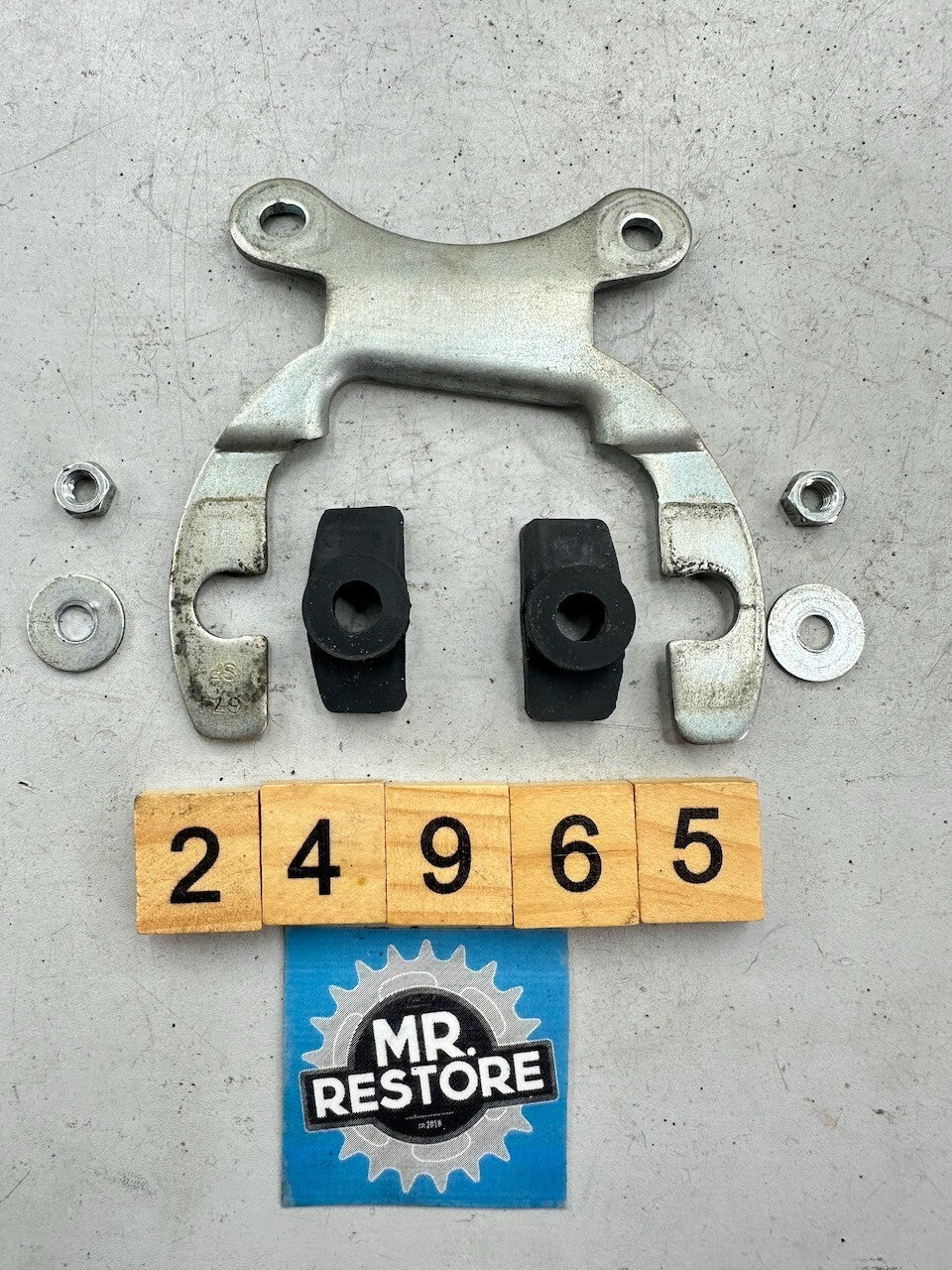 Yamaha V-Max 1200 VMX12 '85-01' Meter Bracket, Rubbers & Fixings 1FK-83519-01