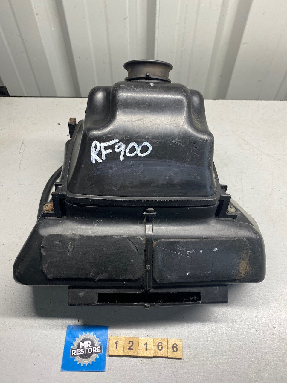 Suzuki RF900 Air Box Air Cleaner & Inlet Tube