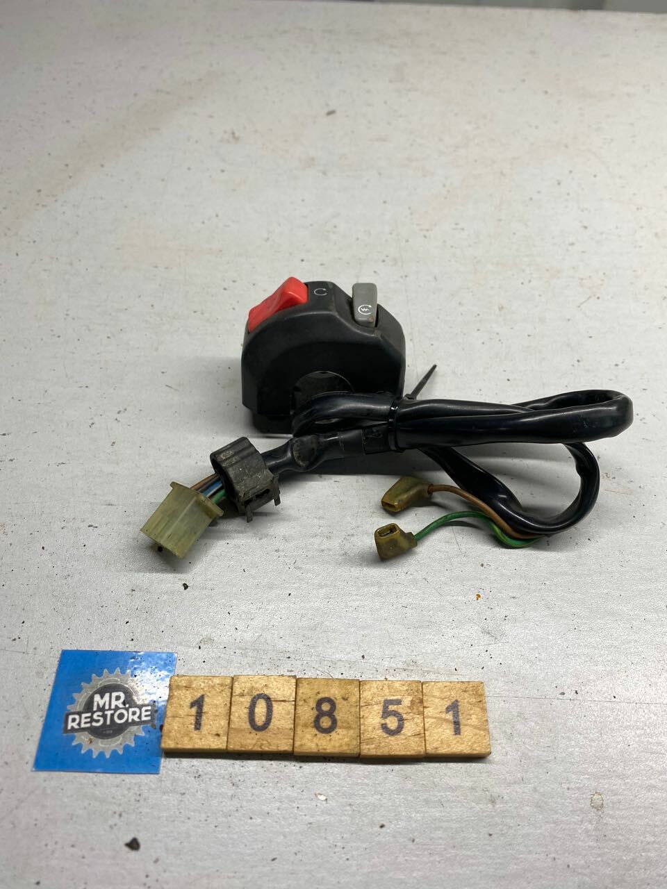 Yamaha YZF600R TZF1000R YZF R7 R/H Kill Run Switch Start Button 4WN-83975