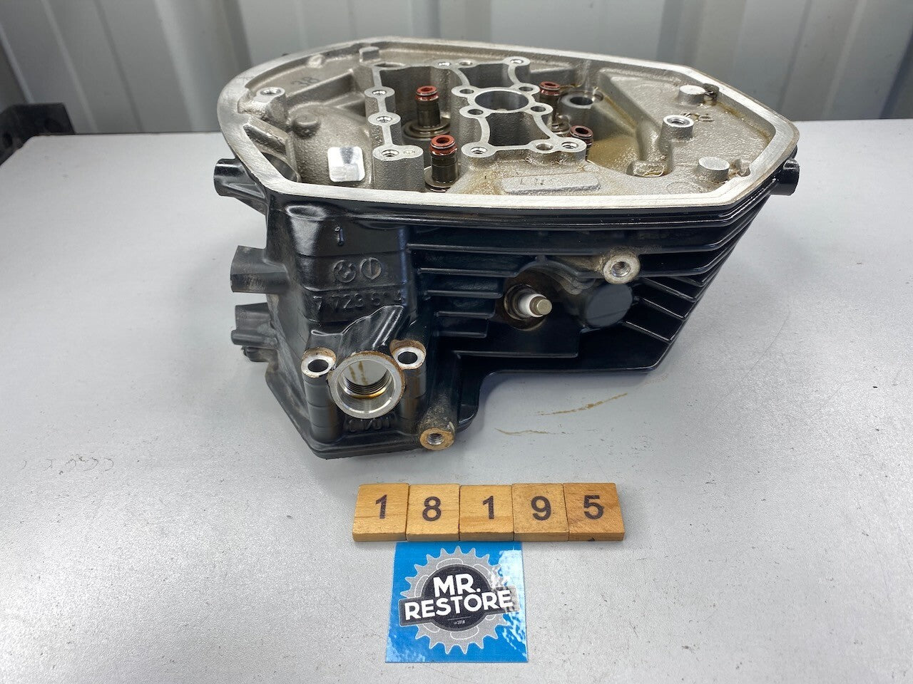 BMW R1200GS R/H Cylinder Head 7723604