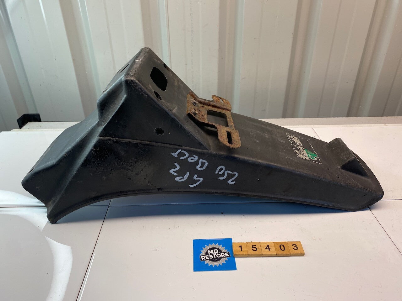 Kawasaki GPZ250 GPZ305 - Rear Fender Guard Reg License Plate Holder 35023-1059