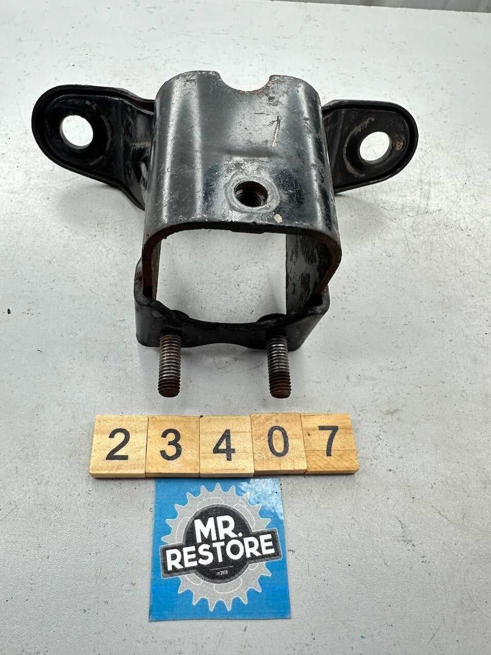 Yamaha V70 V80 V90 Handle Bar Bracket 296-23461-02-33