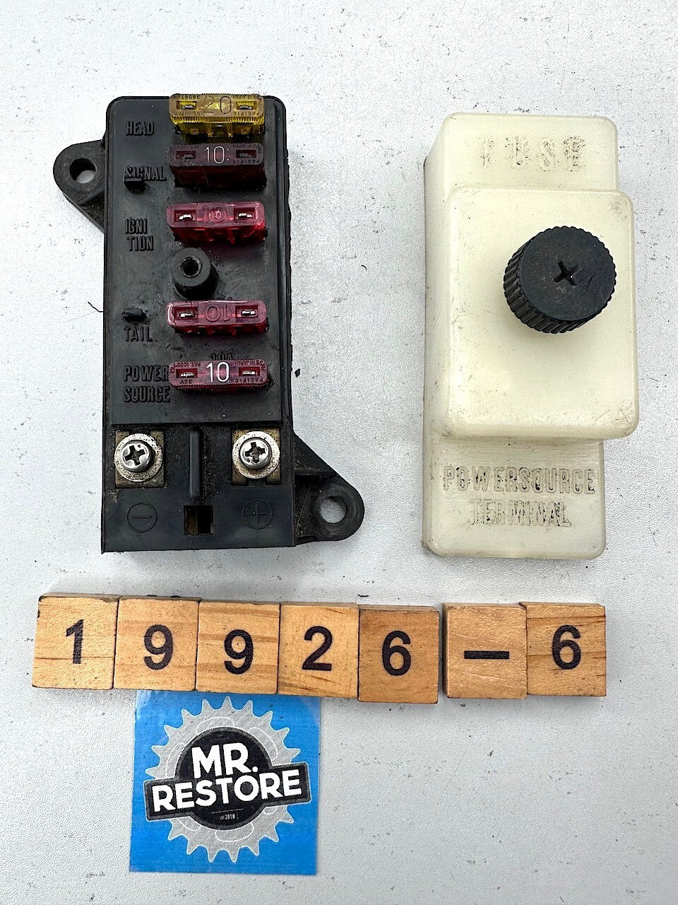 Suzuki GSXR1100 GSXR750  Fuse Box & Cover 36740-17D00