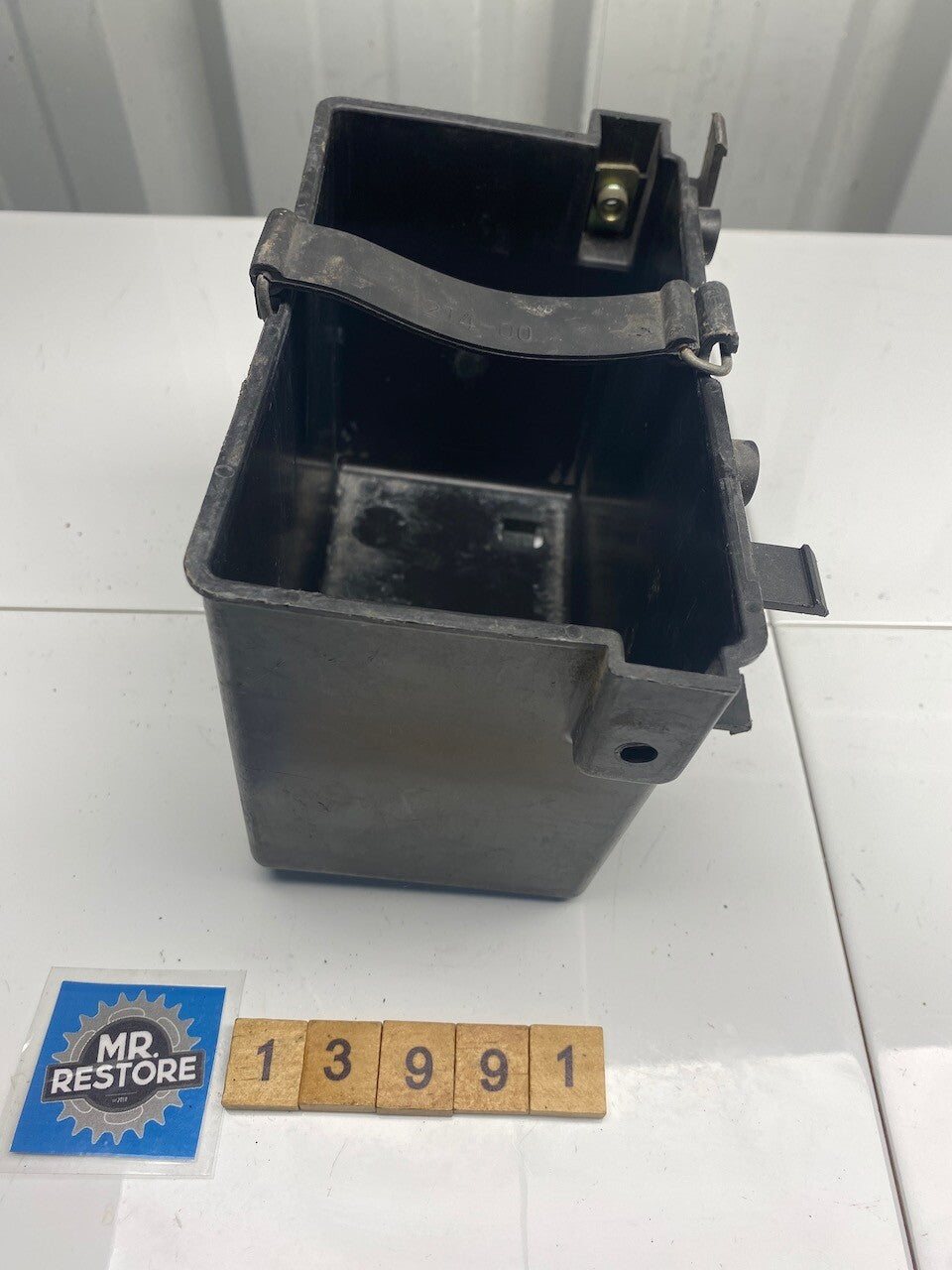 Yamaha FJ1200 1991-1993 Battery Holder Box & Strap 3XW-21245