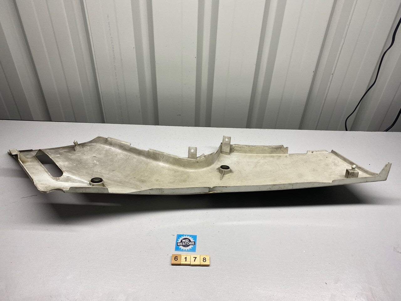 Yamaha FZR 250 2KR R/H Side Panel 1986