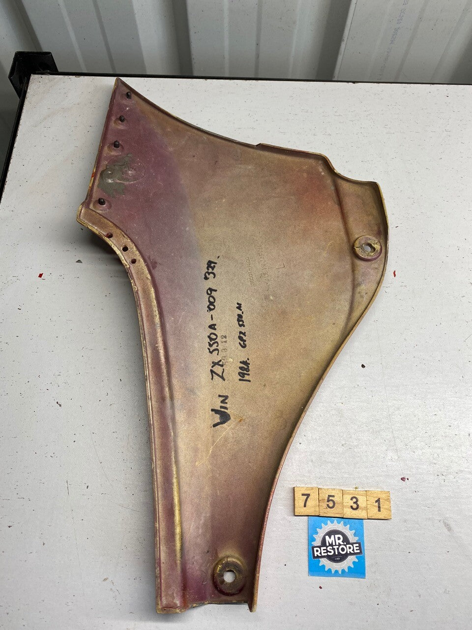 Kawasaki GPZ550 ZX550 1984-85 Left Hand Side Cover 36001-1200