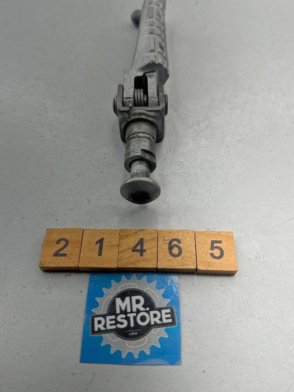 Yamaha TZR250 1KT 2MA R1-Z FZR250 Left Riders Footrest Peg 1KT-27410