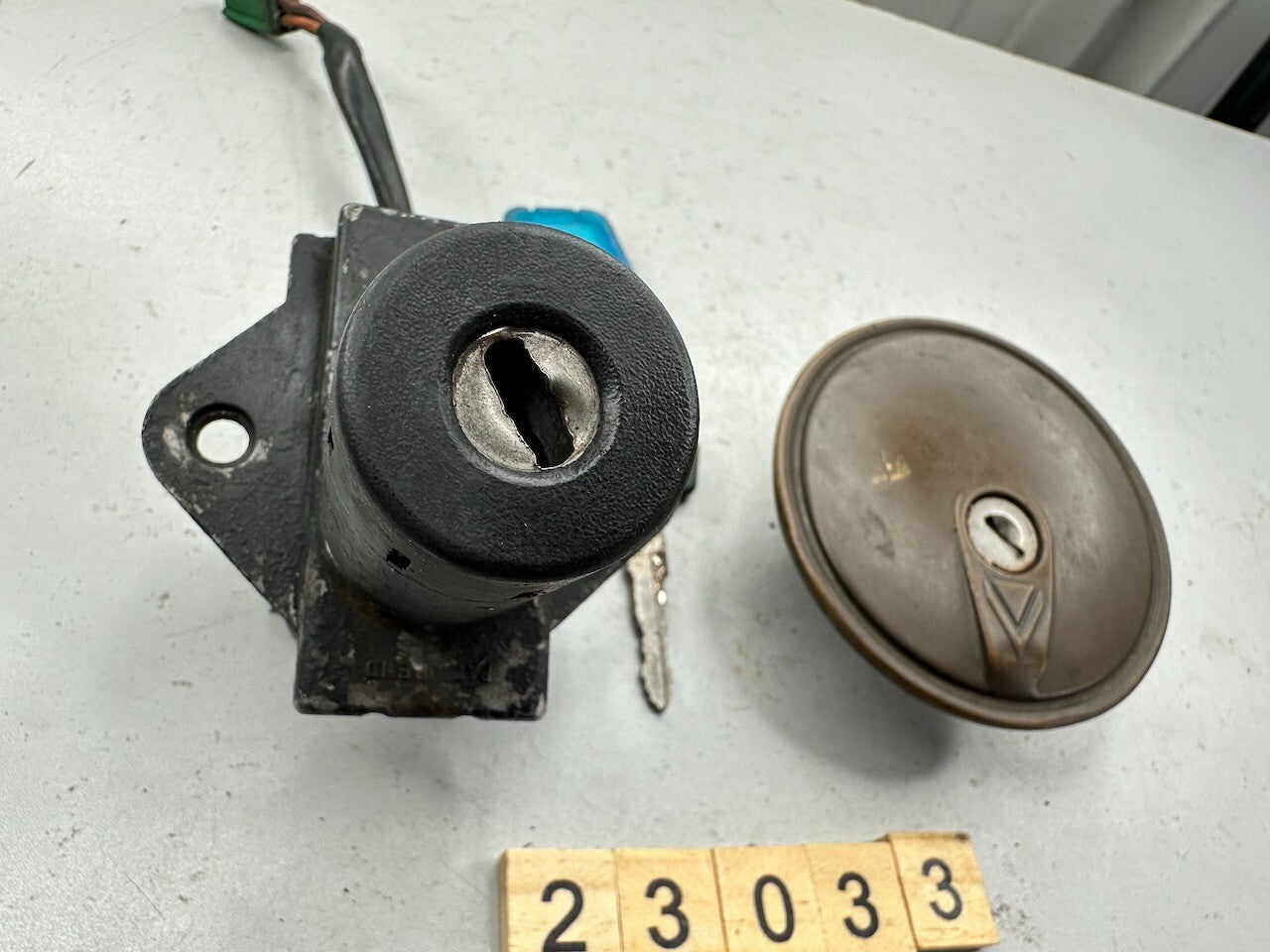 Suzuki GS650 GS550 Katana GS450 GSX400 Ignition Switch & Fuel Tank Cap