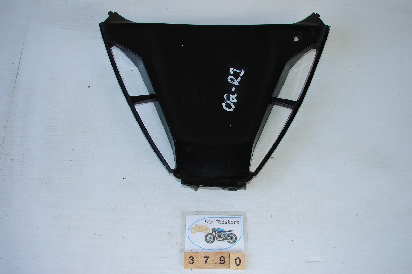 Yamaha R1 Front Lower V Fairing 2002