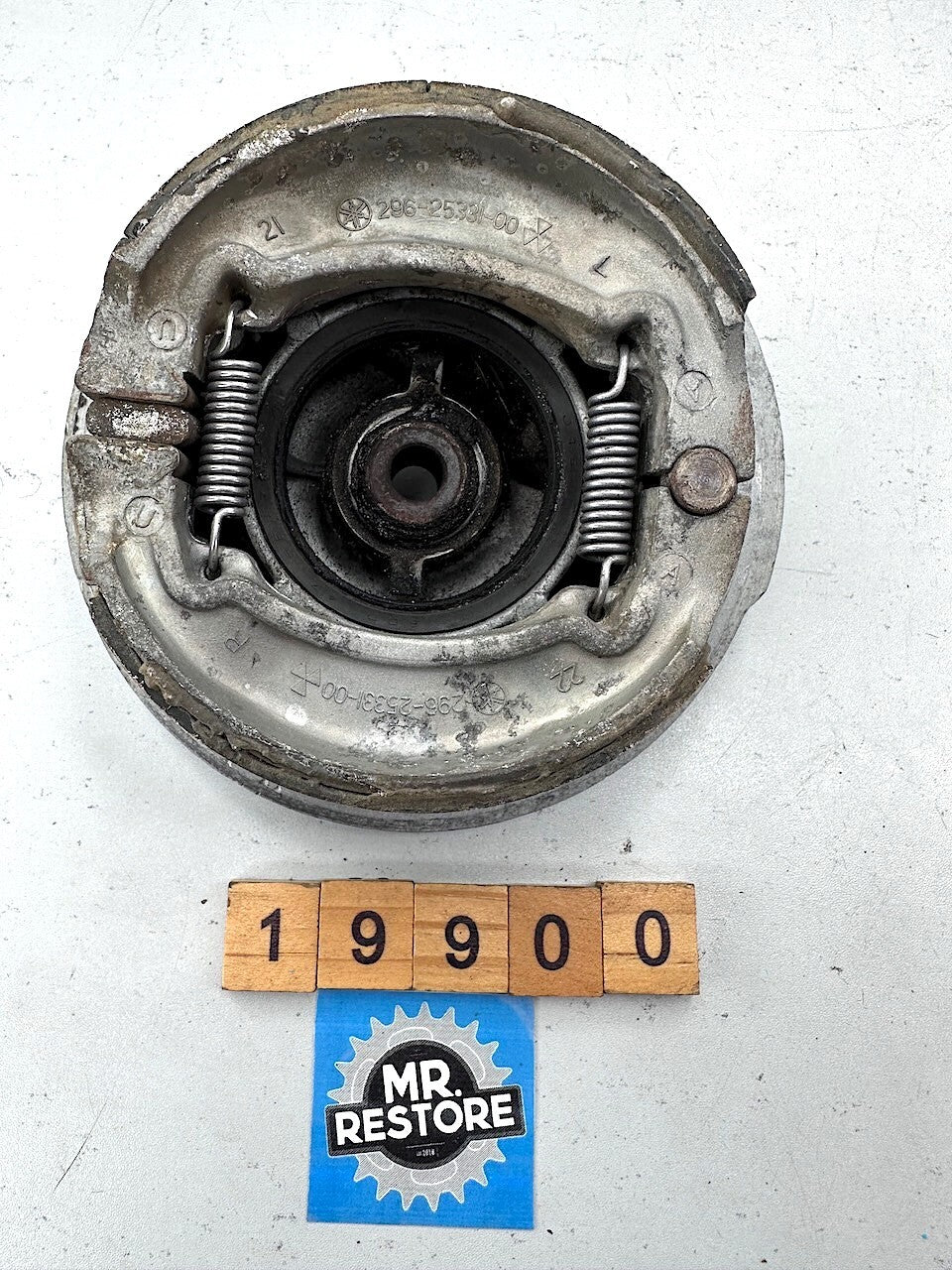 Yamaha V90 T 1982 Front Brake Hub & Speedo Drive