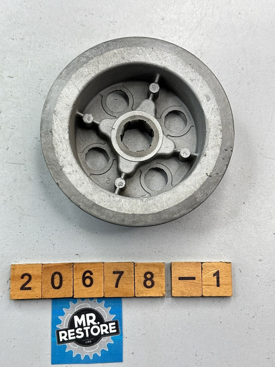 Honda XL200 XL185 XL100 CB100 CL100 CM200 Centre Clutch Boss Hub 22121-KCS-650