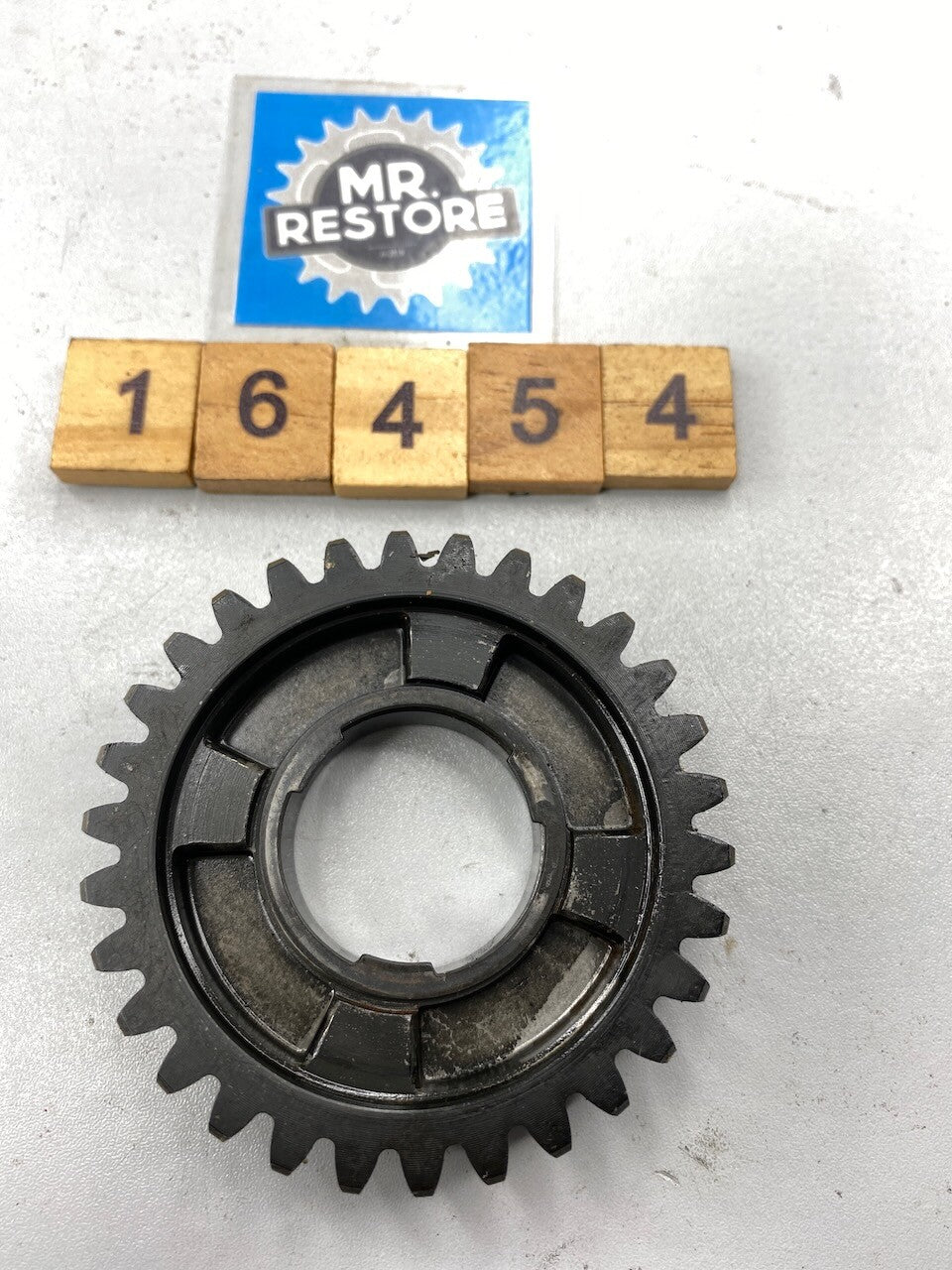 Yamaha RD500LC YPVS RZ500R RZ500 Transmission 3rd Gear (30T) 47X-17231-00