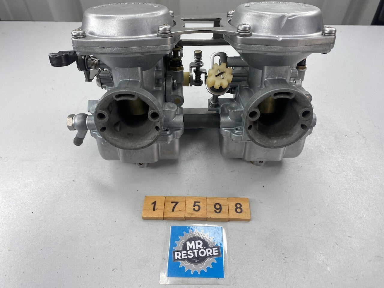 Suzuki GSX250 Pair of 32mm Mikuni OEM Carburettors - Vapour Blasted (120)