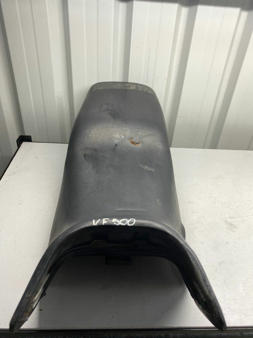 Honda VF500 Seat 1984 1985 77200-KE7-000ZA