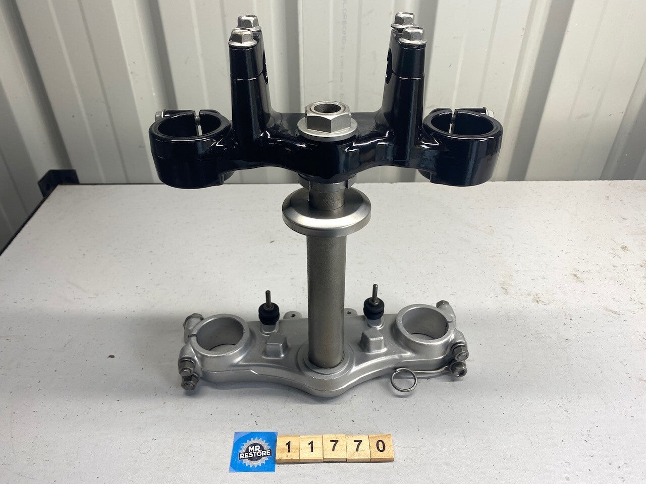 Yamaha TT250 1991 Fork Clamp Triple Tree Assy. & Bar Clamps - Reconditioned