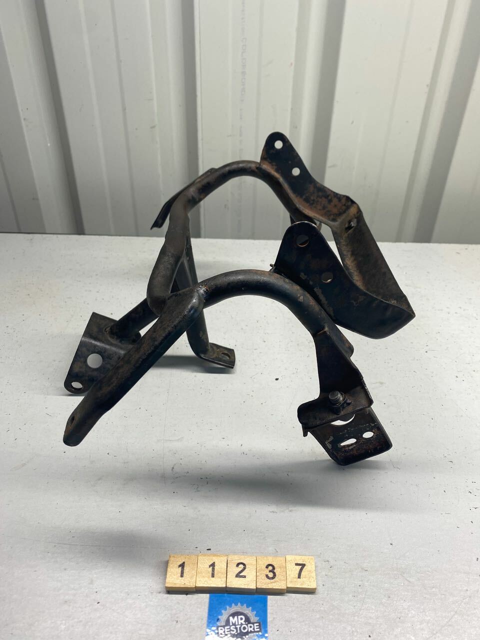 Suzuki GSX250FW Headlight Front Fairing Bracket