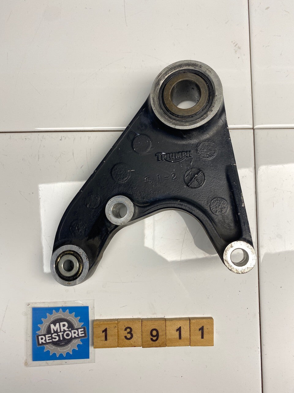 Triumph Daytona Trophy Sprint 900 Rear Caliper Carrier Bracket T2020925