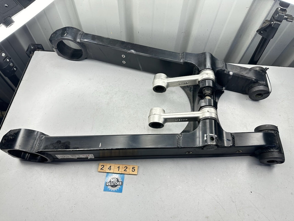 Triumph Daytona Speed Triple T300 Sprint Trophy - Swingarm & Linkage
