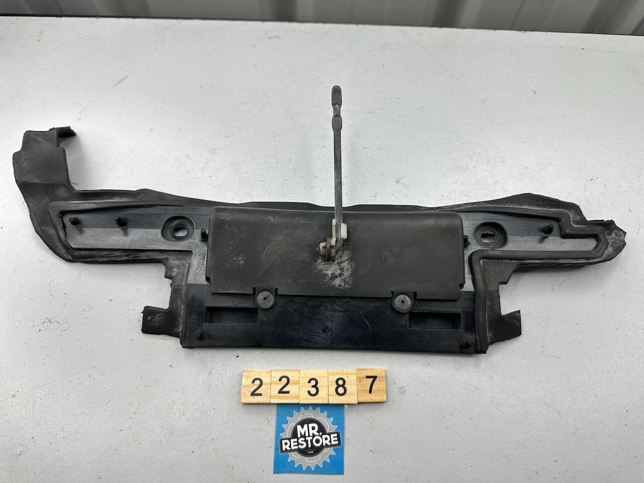 Kawasaki GPZ1000RX ZX1000 1986-87 Inner Cowling Guard Lid & Lift Bar 14024-1109