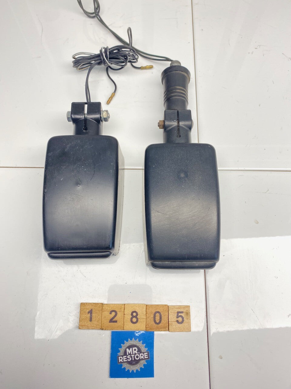 Yamaha XJ Pair of OEM Indicators (one original Yamaha & one pattern) (tested)