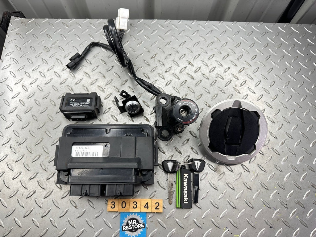 Kawasaki KLZ1000 Versys 1000 2019 Full Lock Set & ECU Immobiliser Amplifier etc.