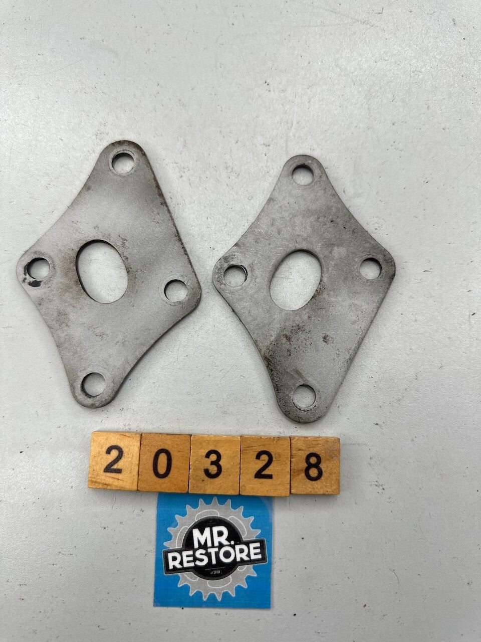 Suzuki TC185 1974-77 Pair of Engine Mounting Plates 41591-29100