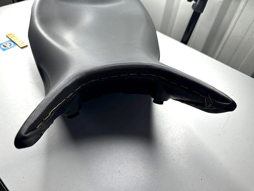 BMW F800S Bench Seat 7678600 in VGC