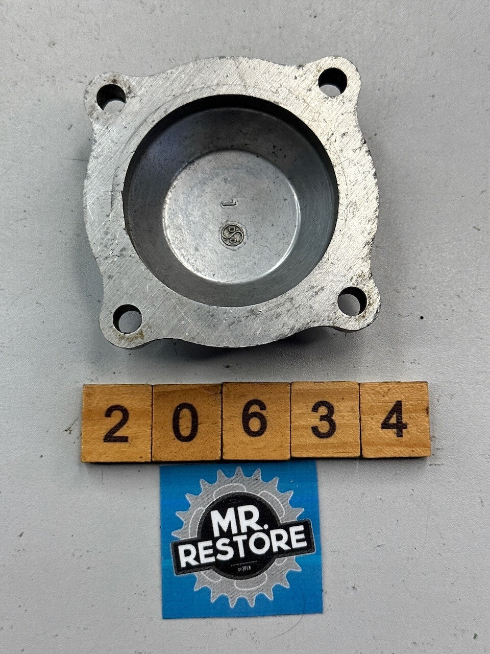 Kawasaki GTR1000 ZG1000 ZL1000 Front Bevel Gear Bearing Cap 11012-1477