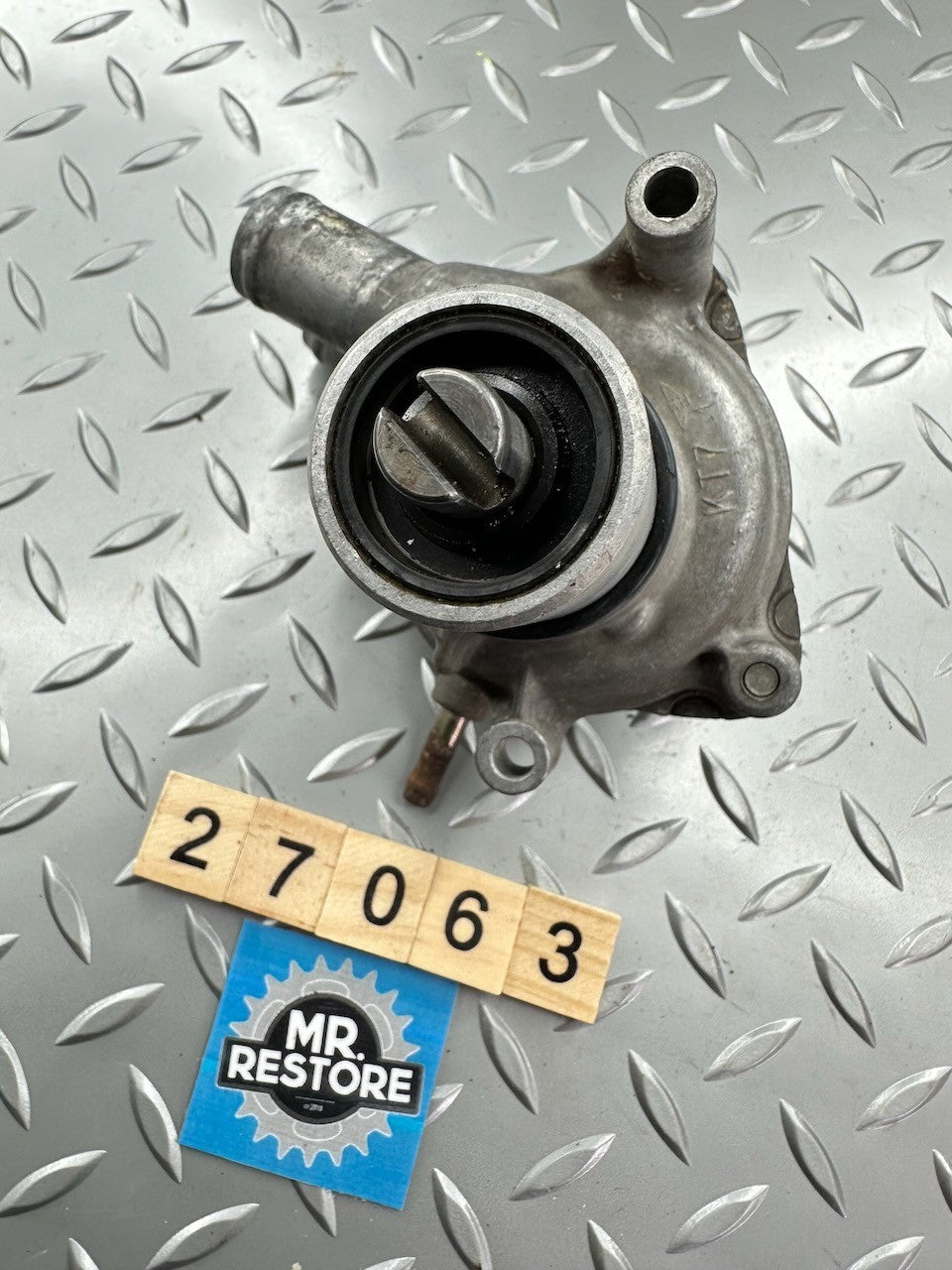 Honda CBR250RR CBR250R MC22 MC19 Water Pump 19200-KY1  19200-KY1-000