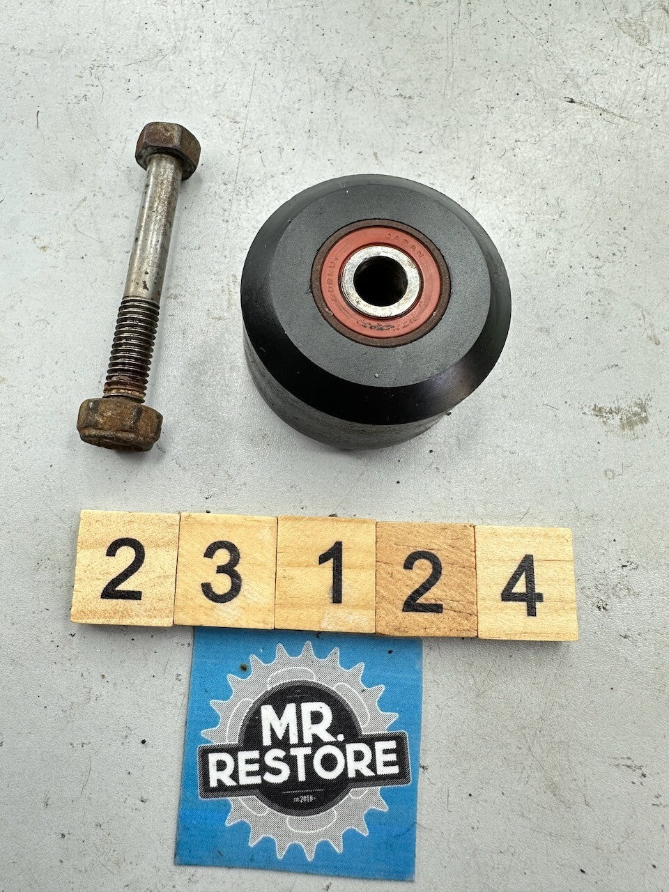Kawasaki KDX175 KLX250 KX420 KX250 KX125 Chain Roller 92122-1013