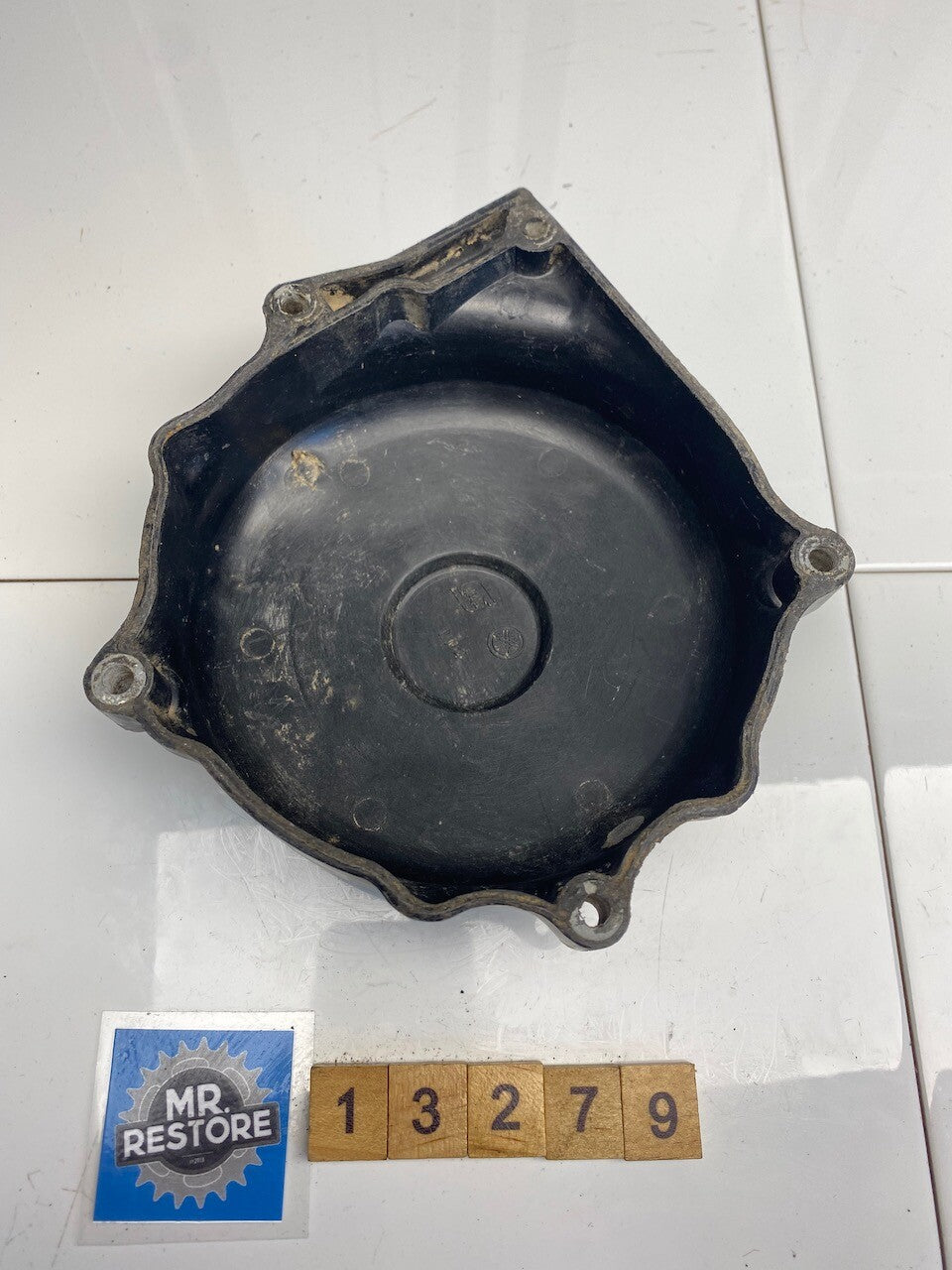 Yamaha IT400 YZ400 D IT250 E Crankcase Ignition Cover 1W4-1541100