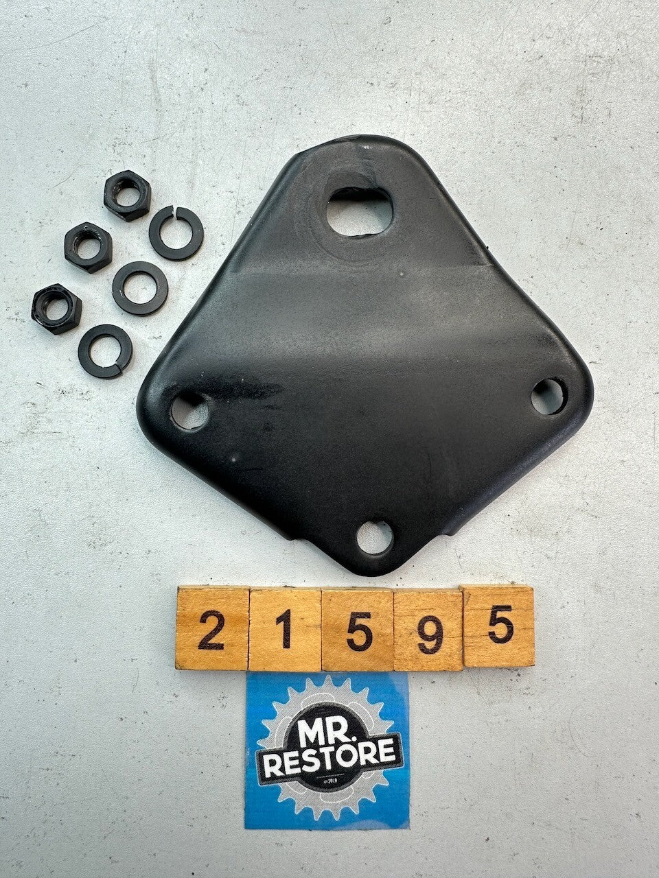 Suzuki GT750 1972-77 OEM Exhaust Pipe Silencer Muffler Bracket & Nuts (painted)