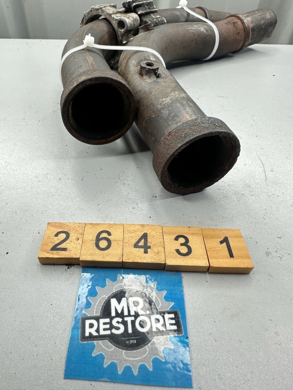 Honda VF1000 '84-86' Rear Exhaust Pipes & Flanges 18370-MB6-003  18420-MB6-003