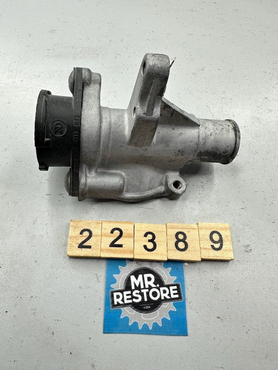 Kawasaki GPZ1000RX ZX1000 1986-88 Thermostat Housing Body & Parts