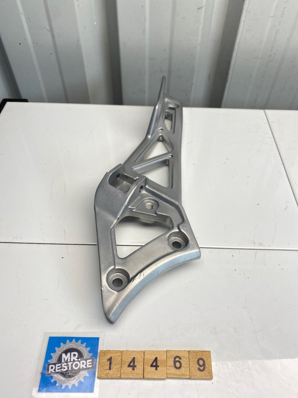Yamaha SRX250 R/H Front Rider Foot Rest Bracket - Vapour Blasted