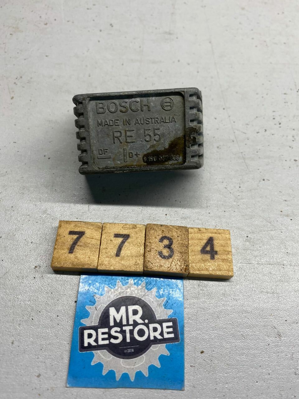 RE55 BOSCH VOLTAGE REGULATOR SUITS HD HR HK HT HG LC LJ LH LX UC HQ HOLDEN