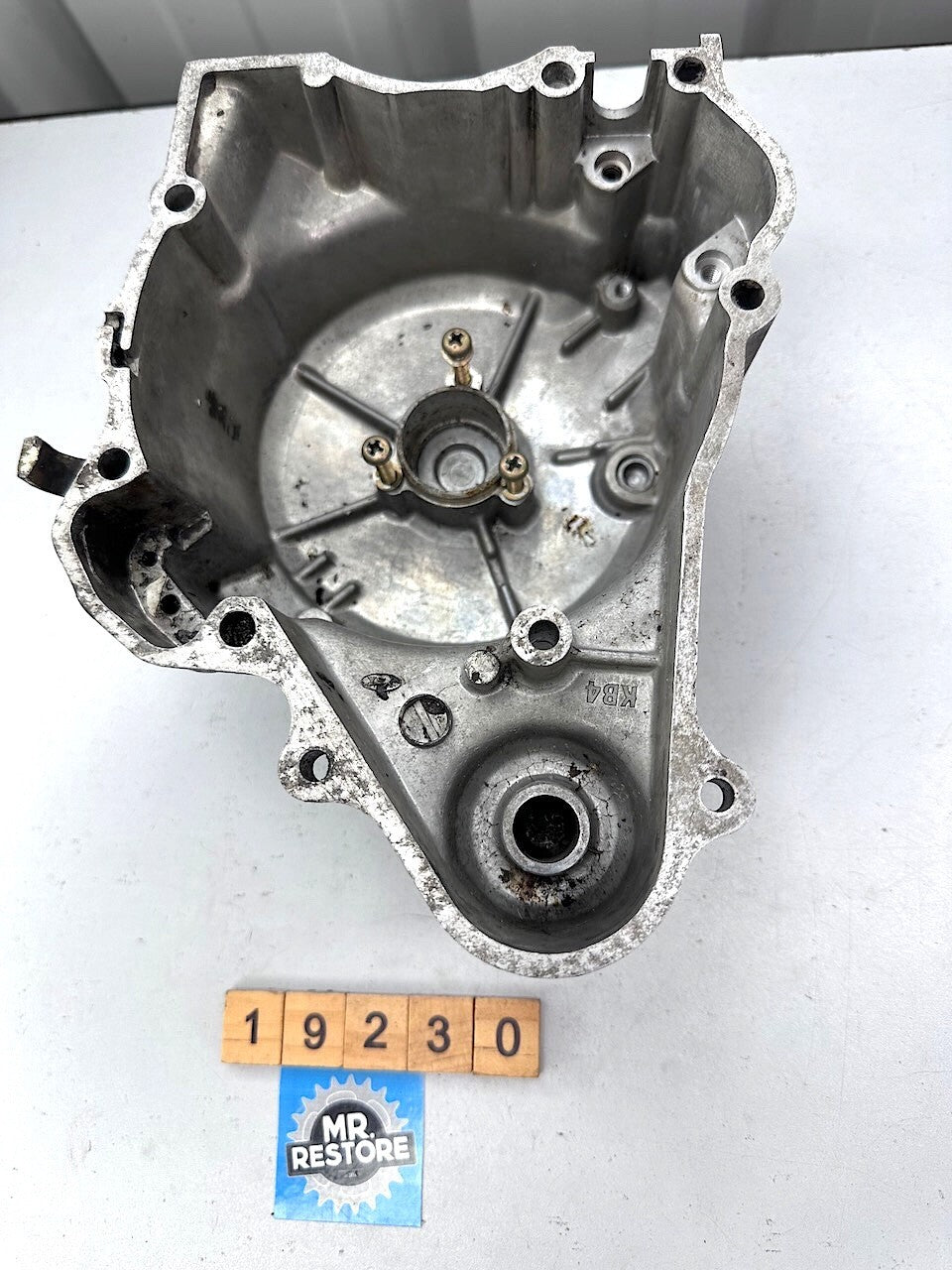 Honda CM250 CM125 L/H Crankcase Cover & Plugs 11341-KB4-671