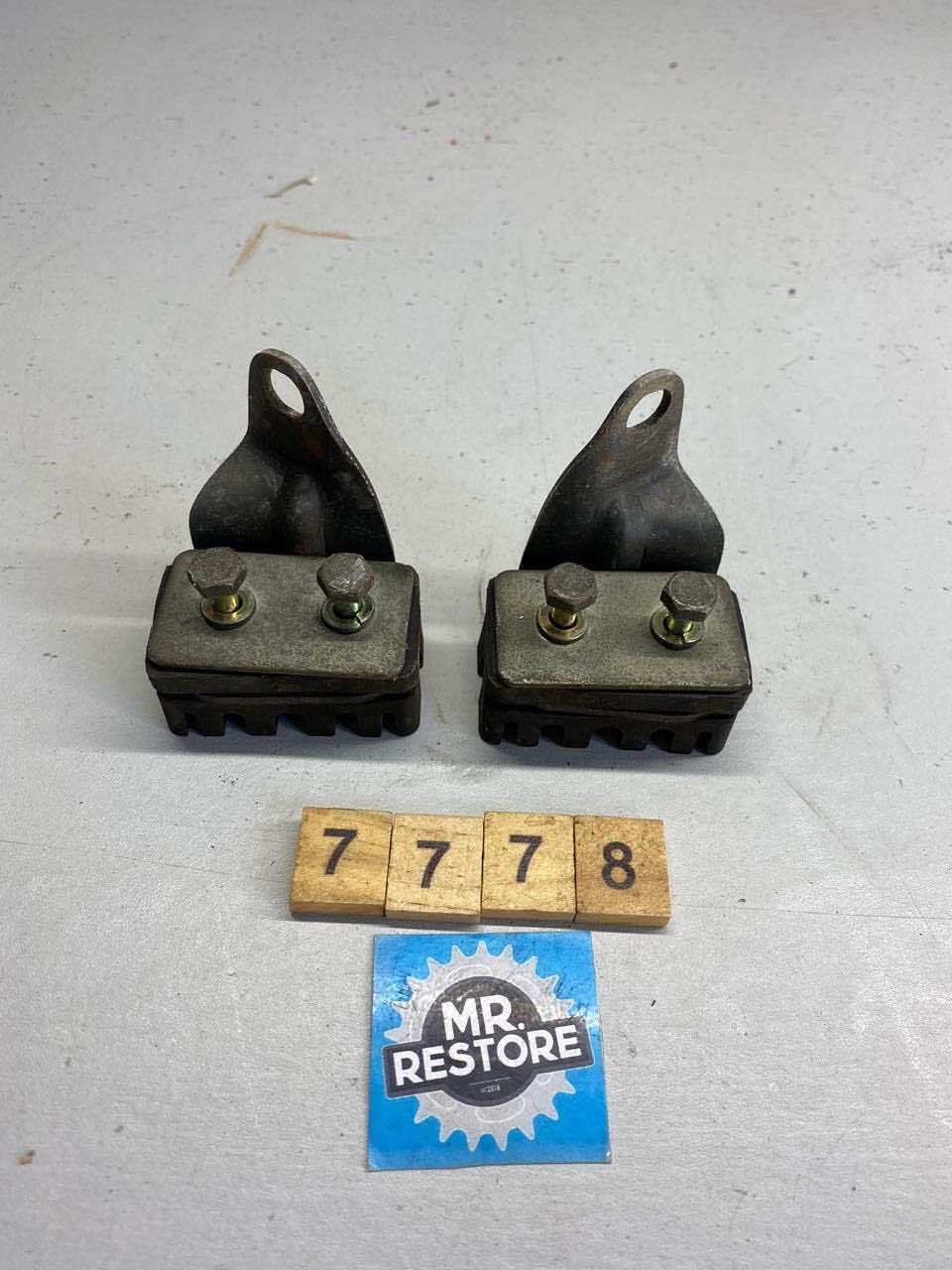 Yamaha FZ750 1987 Fuel Gas Tank Mount Assys (Pair)