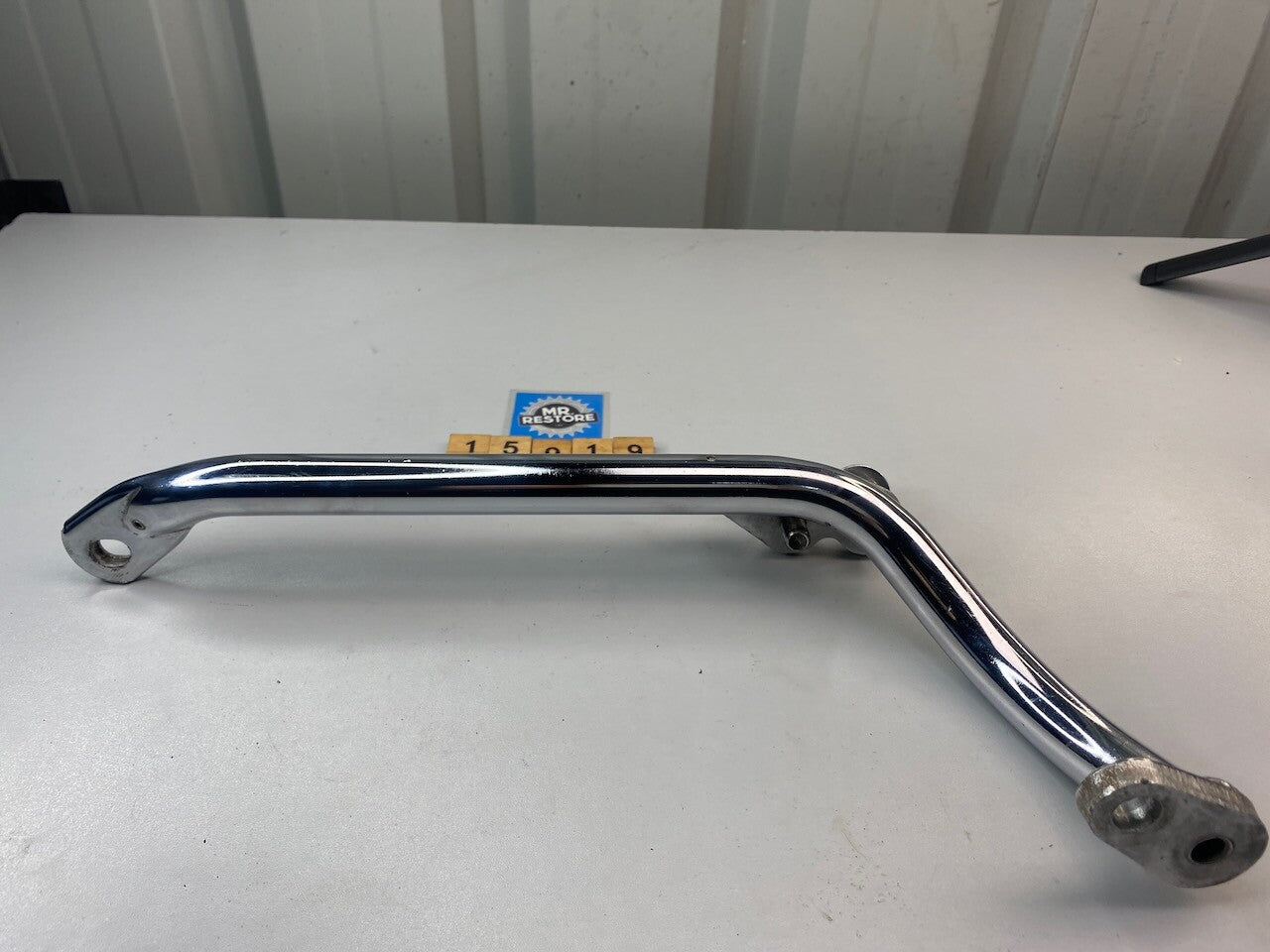 Yamaha XV1100 R/H Footrest Bar & Bolts VGC - 3CF-27472