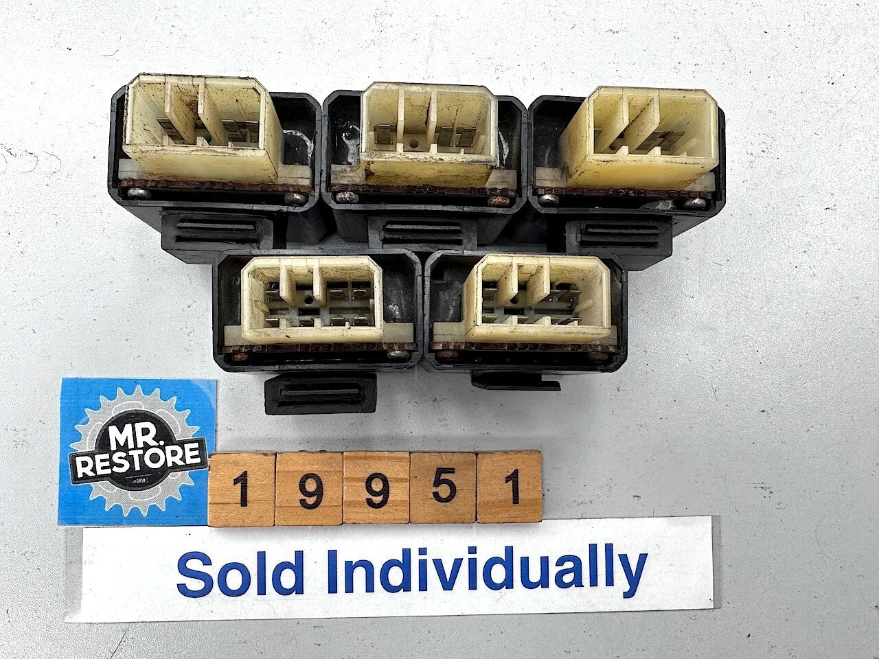 Suzuki GSX1100 GSX750 GS1150 GS1100 GS850 Turn Signal Relay 38830-49500