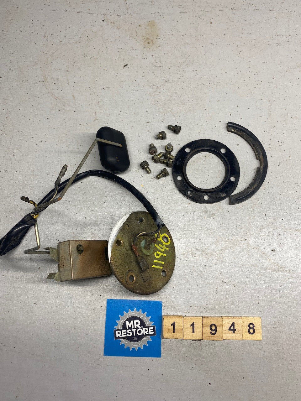 Suzuki GSX250FW GSX400FW Fuel Gas Gauge Sender Sensor, Seals & Screws 