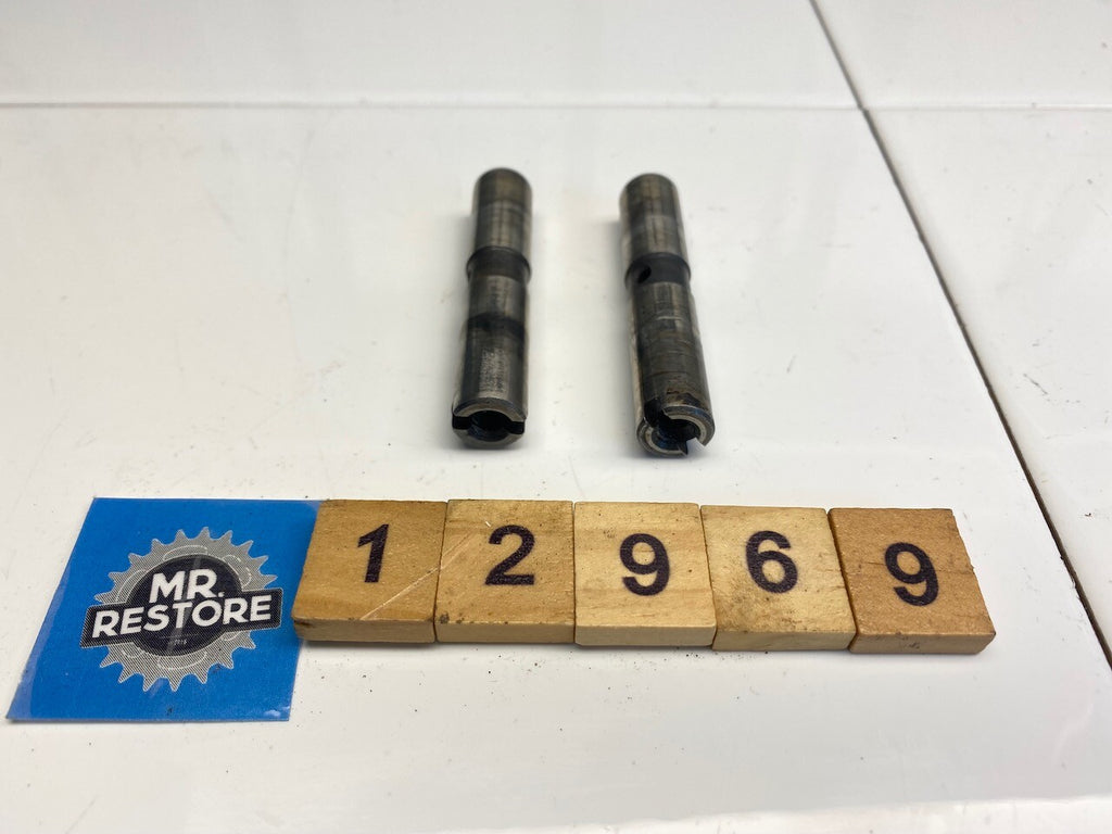 Yamaha XT500 TT500 SR500 Valve Rocker Shafts (pair) 583-12156-01 583-12156-02