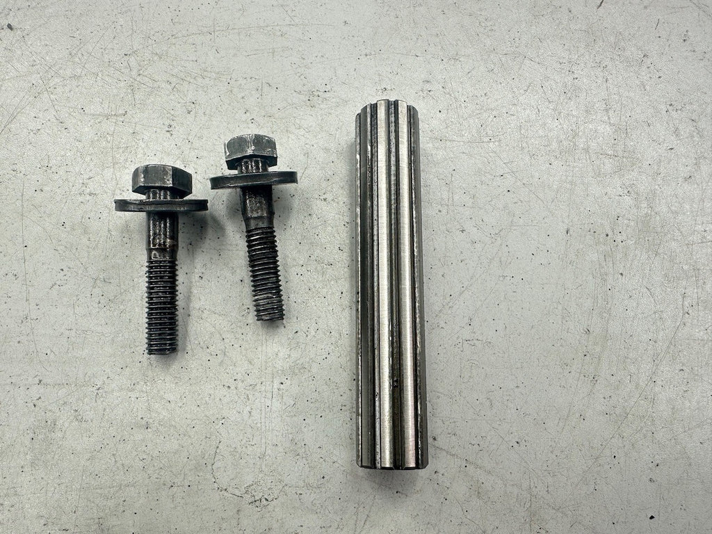 Triumph Daytona Speed Triple Sprint Trident Tiger Trophy Housing, Shaft & Bolts